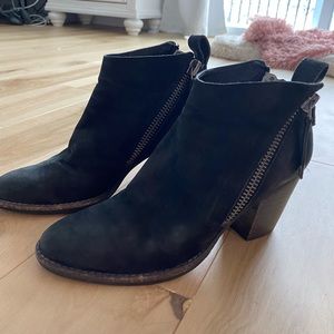 Dolce vita booties size 6 soft leather